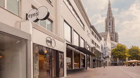 Optiker in der Hirschstraße 16 in Ulm. Eyes in zentraler Lage, moderner, stylisher Optikstore in Ulm.